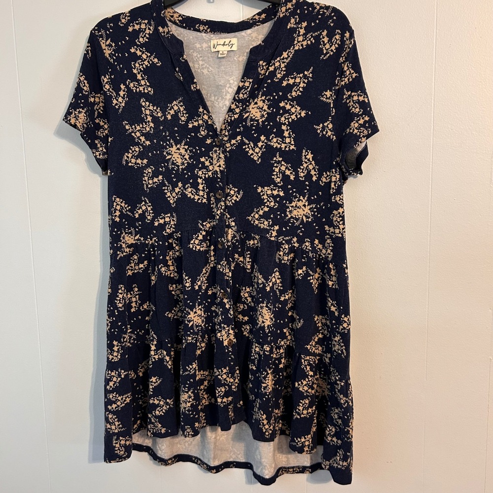 Wonderly Navy Floral Tiered Babydoll Top Short Sleeve Button V-Neck Large